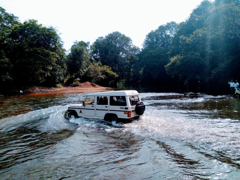 The Weekend Leader - Jeep journey to Dudhsagar waterfall in Goa stopped